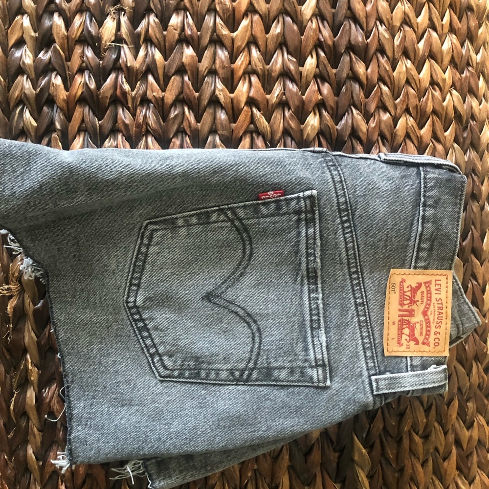 Levi’s raw hem
